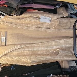 NWT CYRUS Sweater❤️